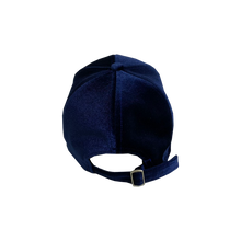 Last inn bildet i Galleri-visningsprogrammet, velur caps (blå)
